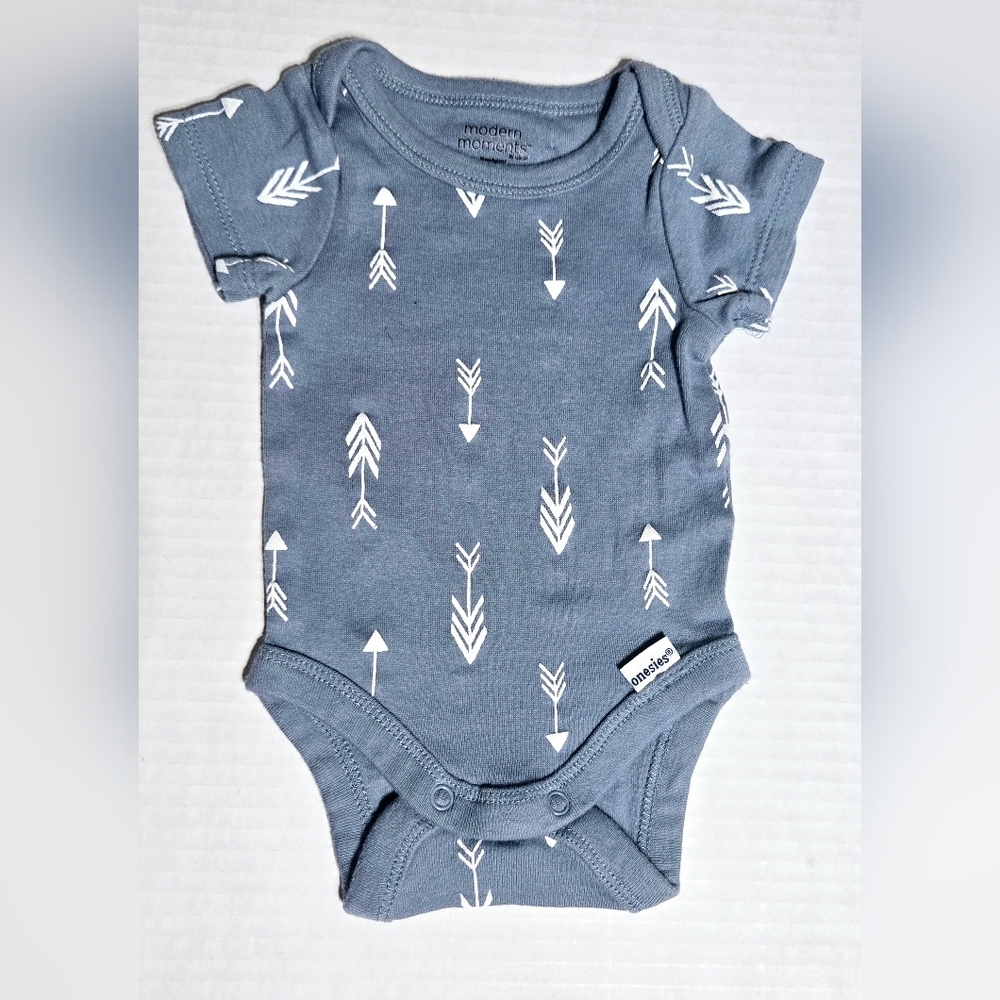 Modern Moments by Gerber Baby Boy Onesie With Arrows Size: Newborn